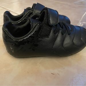 Toddler soccer cleats